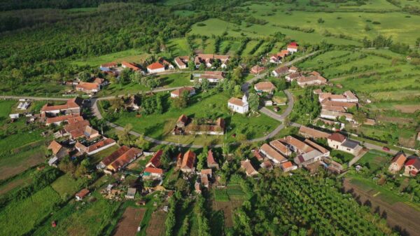 romania vazuta de sus sarlota satul circular din banat construit dupa un plan unic in europa centrala