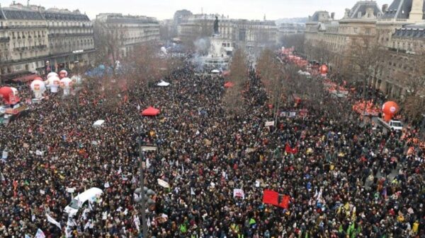 de ce protesteaza francezii 2026